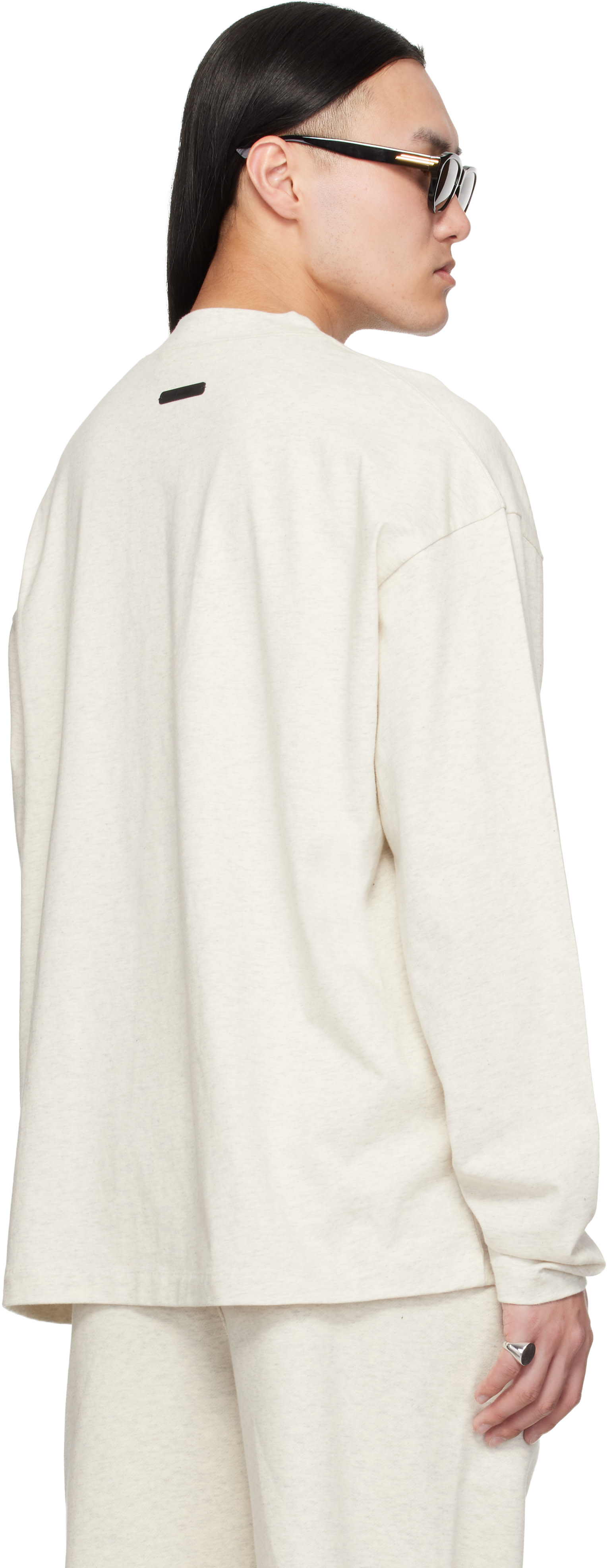 Fear of God ESSENTIALS - オフホワイト Classic Fit 長袖Tシャツ