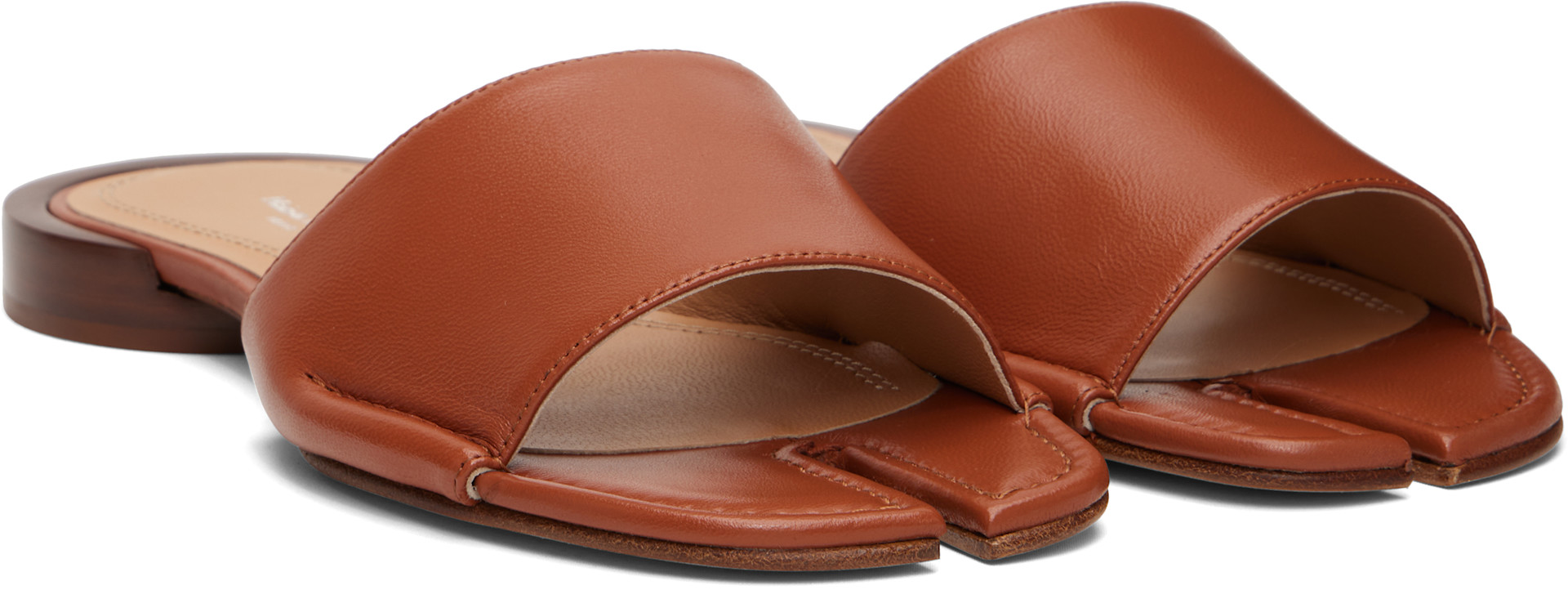 Maison Margiela: タン Tabi Flat ミュールサンダル | SSENSE 日本