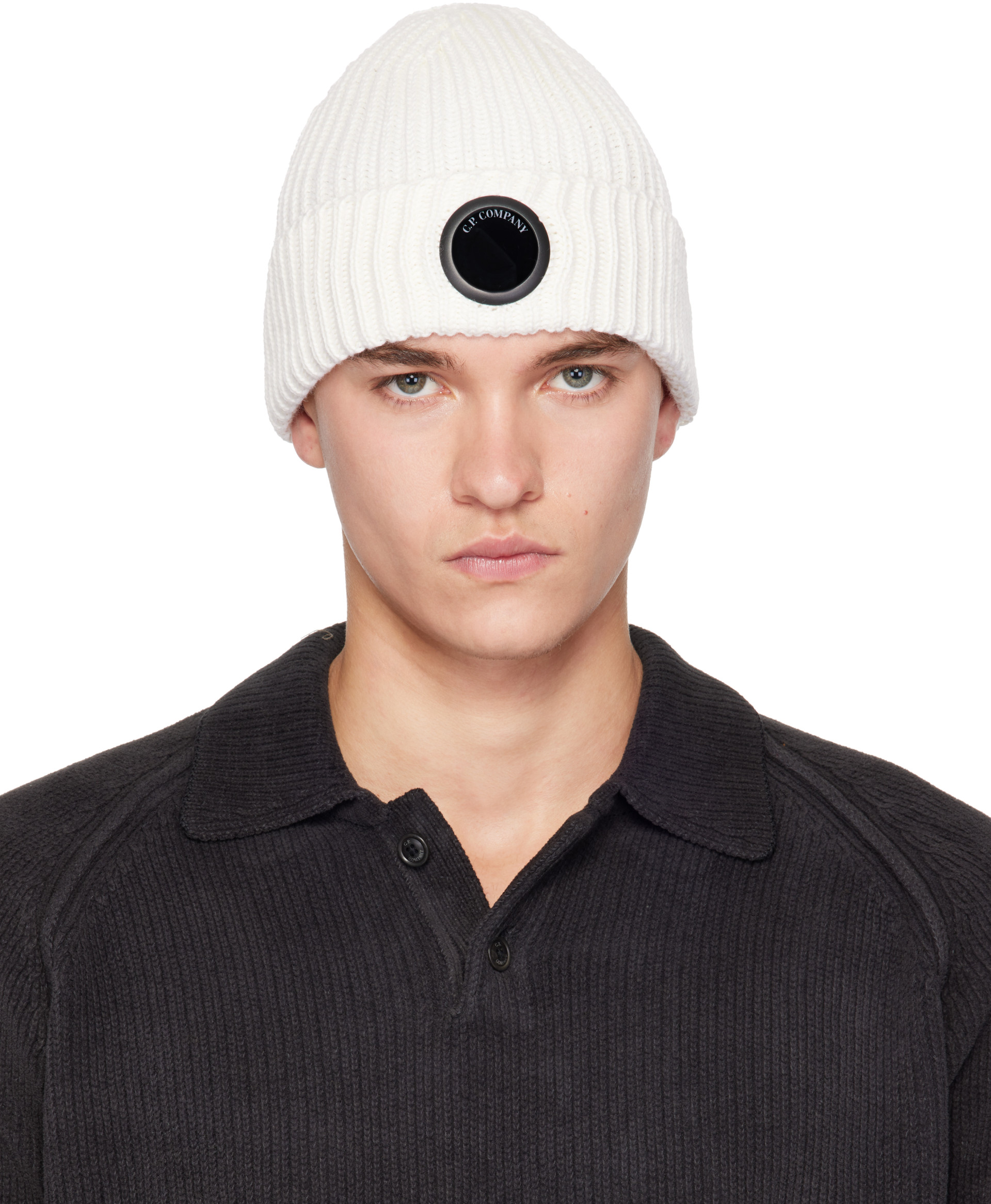 C.P. COMPANY Extrafine Merino Wool ビーニー C.P. Company: White Extrafine Merino Wool Lens Beanie | SSENSE