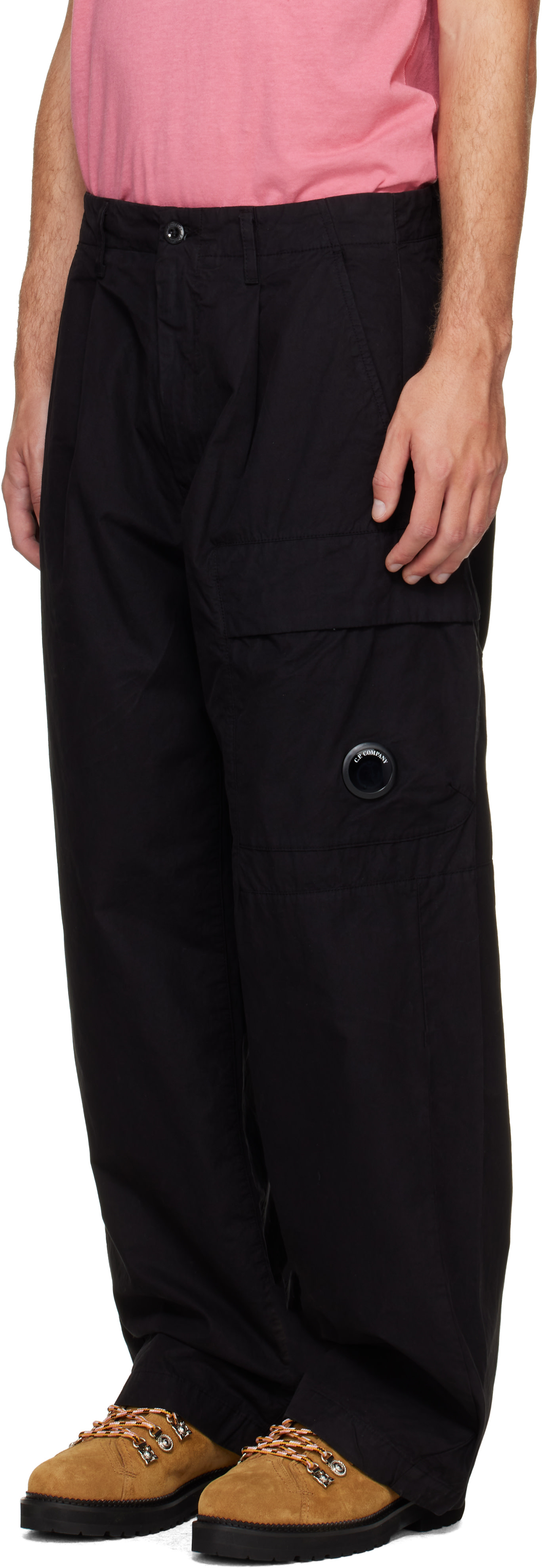 C.P. COMPANY MICROREPS CARGO PANTSブラック50 C.P. Company: Black Micro-Reps Boxy Pleats Cargo Pants | SSENSE
