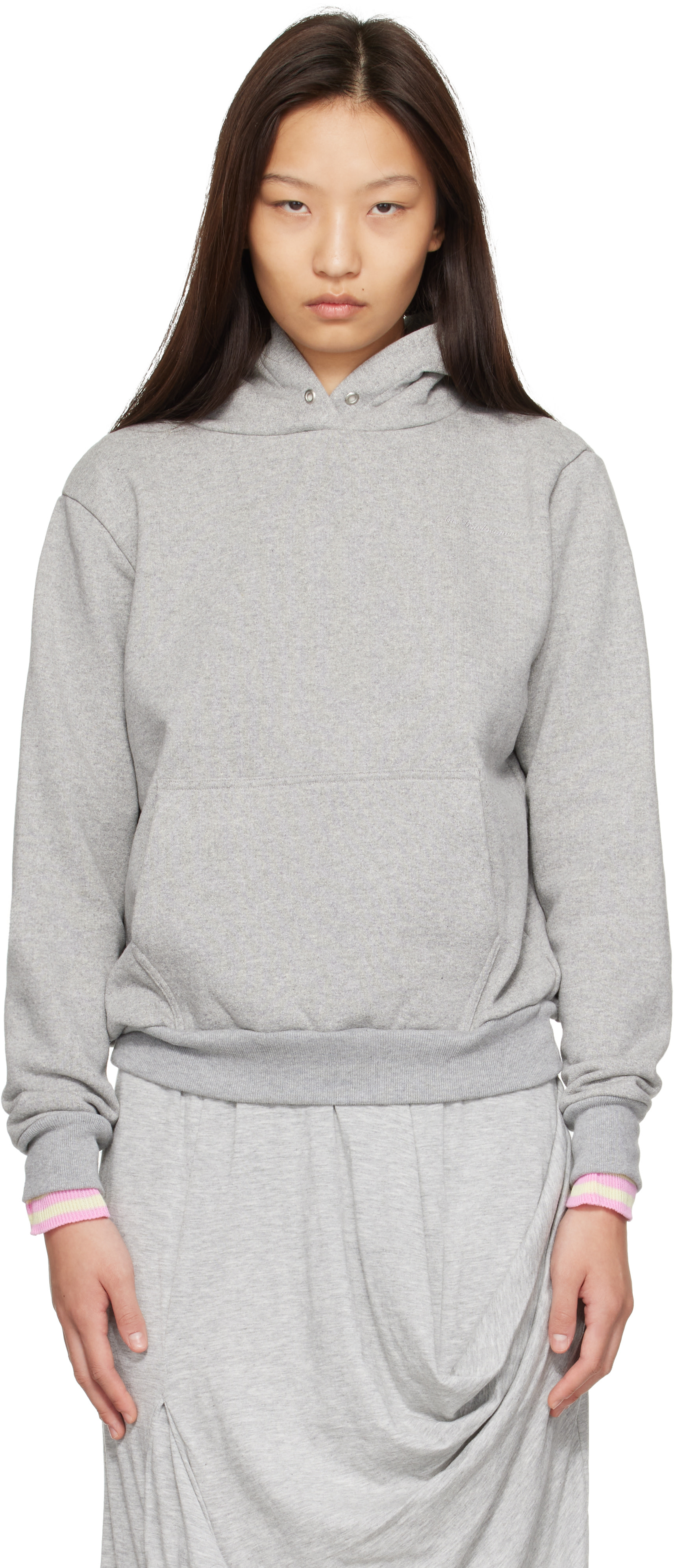 Ans Dotsloevner - Pull à capuche gris à manches bouffantes