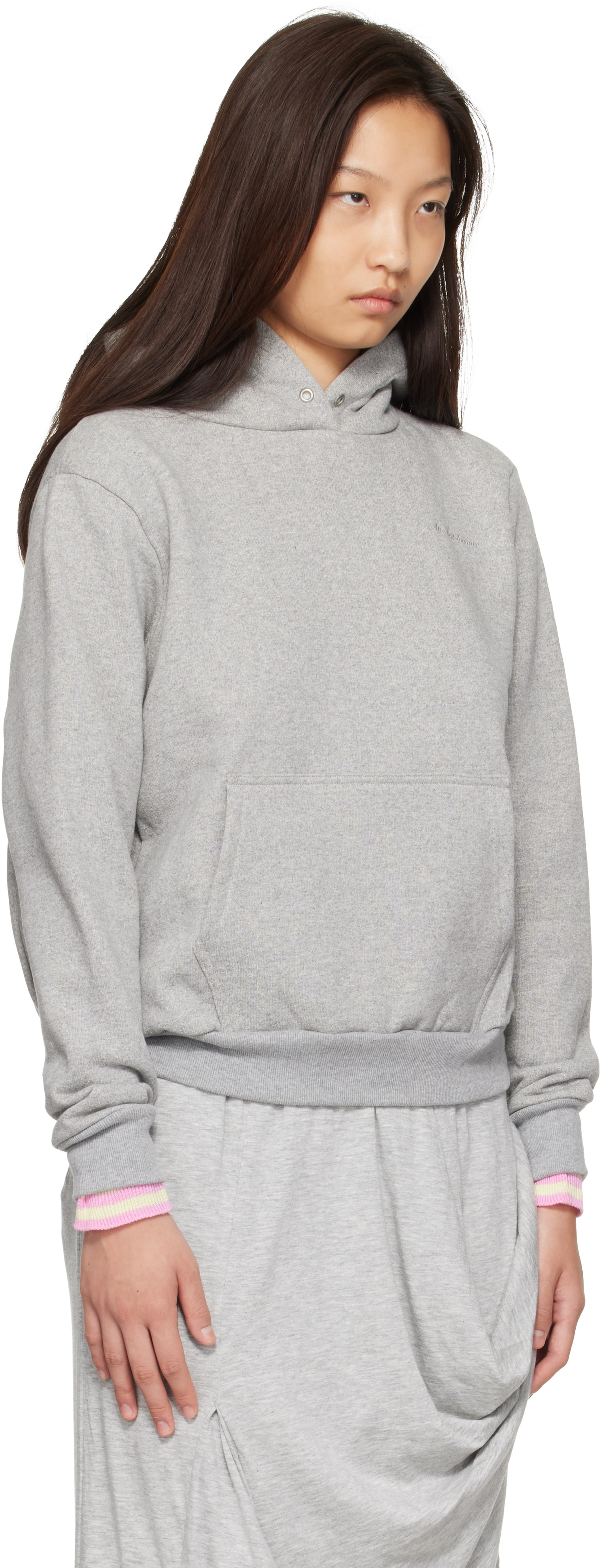 Ans Dotsloevner - Pull à capuche gris à manches bouffantes