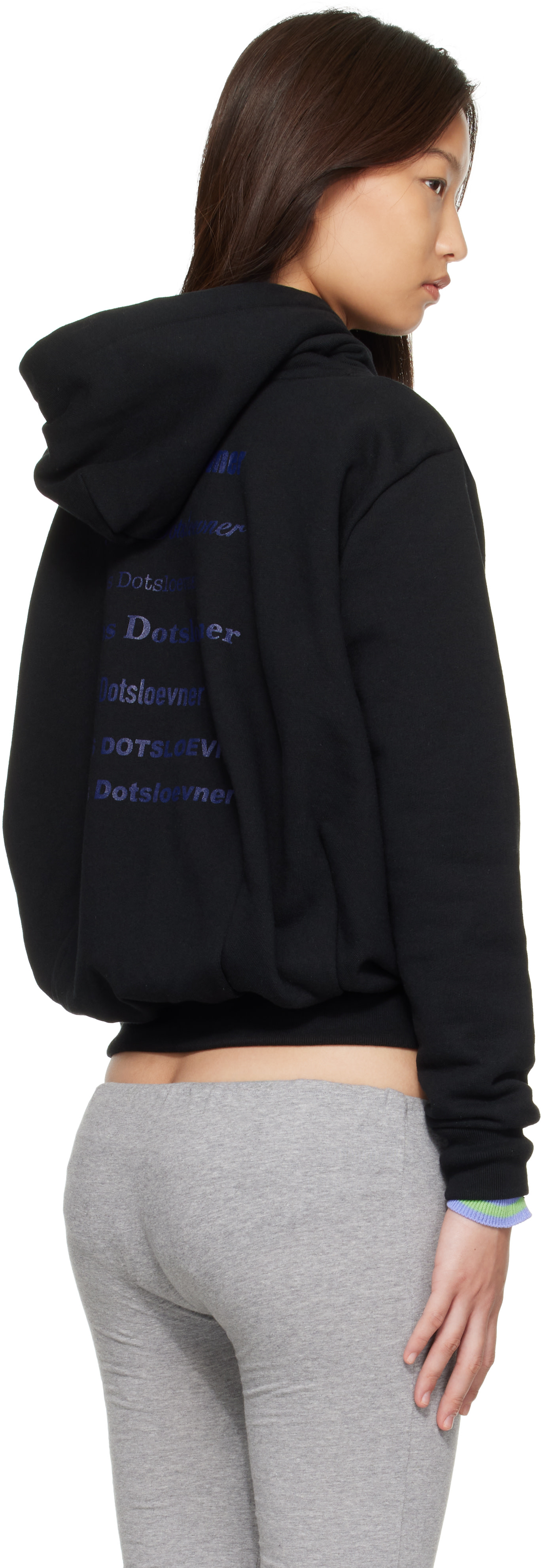 Ans Dotsloevner - Pull à capuche noir à manches bouffantes