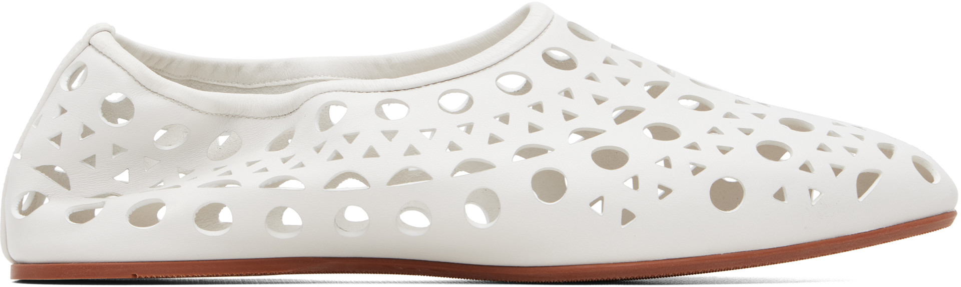 ALAÏA: ホワイト Neo Vienne フラットシューズ | SSENSE 日本