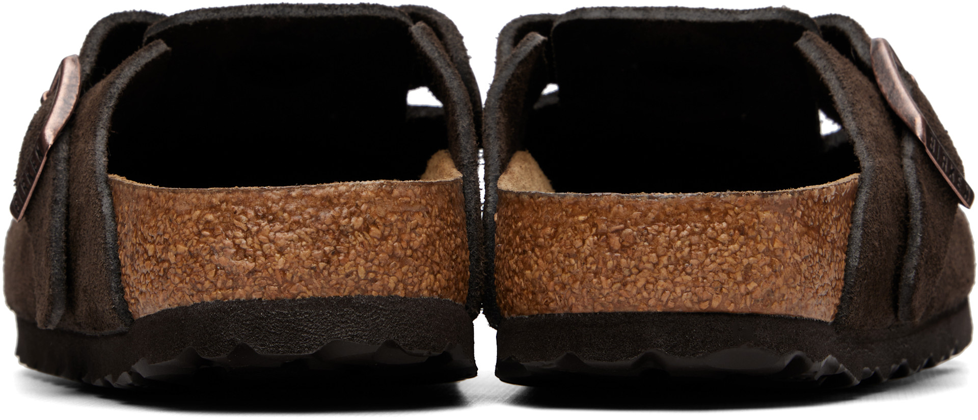 Birkenstock: ブラウン Narrow Boston Soft Footbed スエード クロッグ