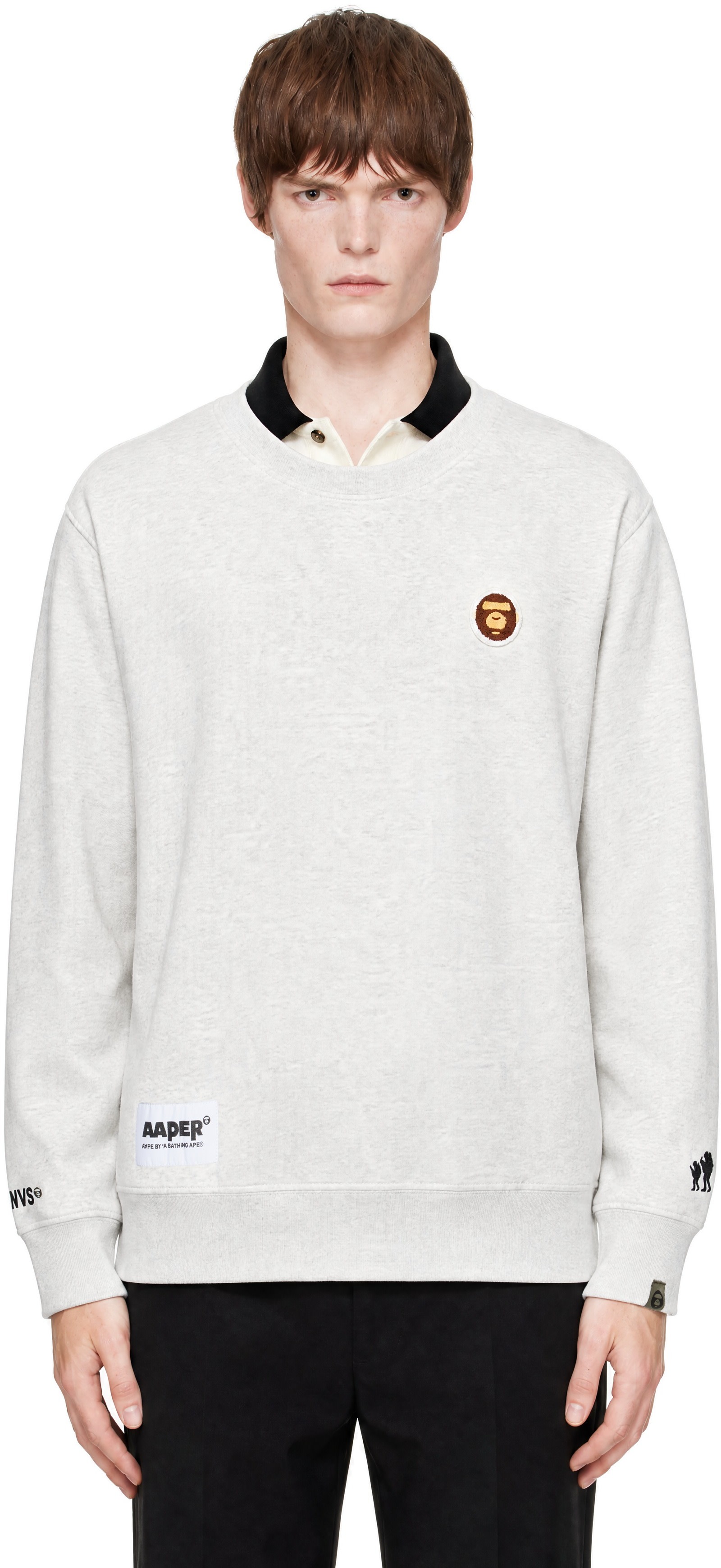 AAPE by A Bathing Ape - Pull molletonné 'AAPER' Aldo blanc cassé à logos