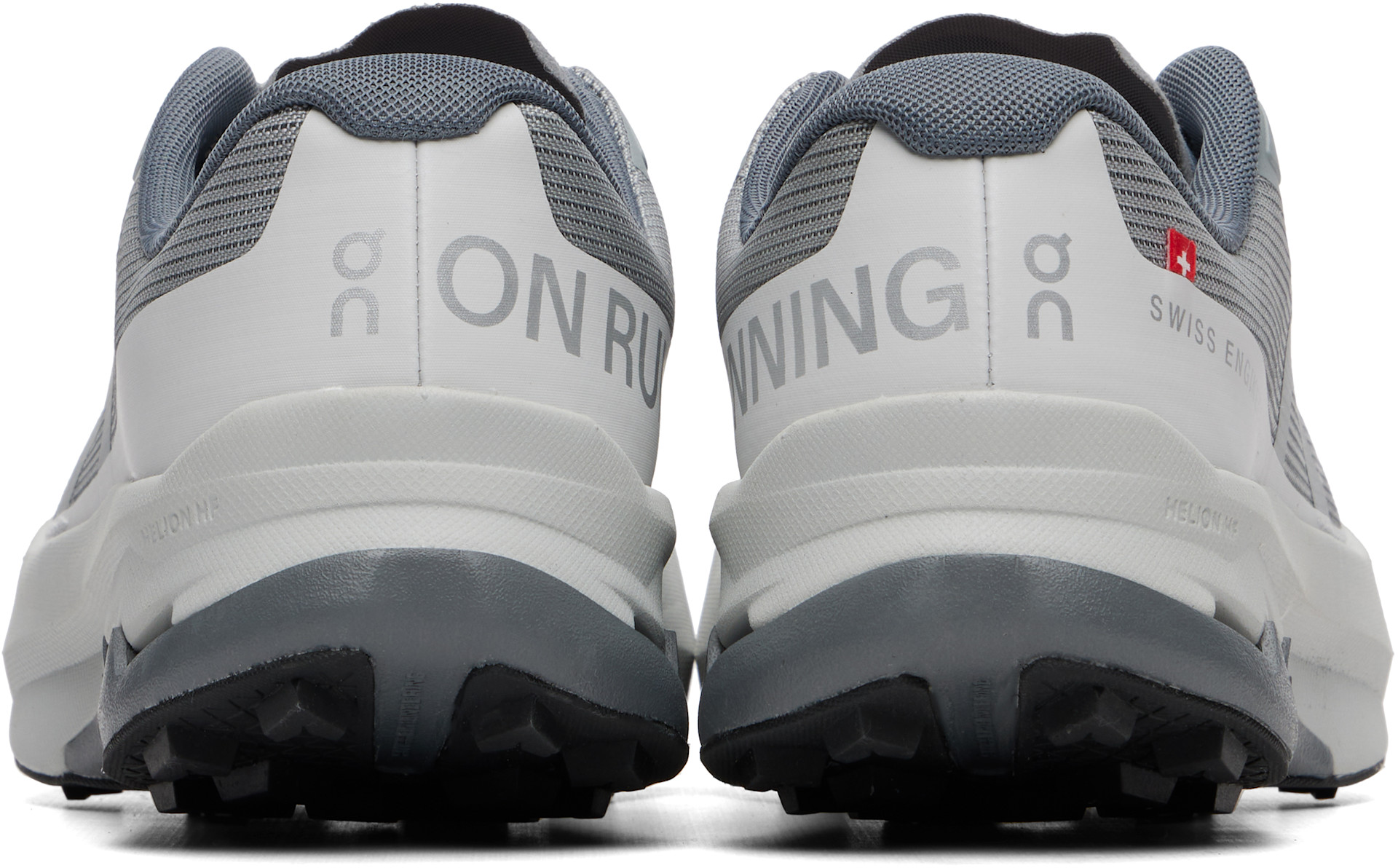 On - Baskets Cloudultra Peak grises