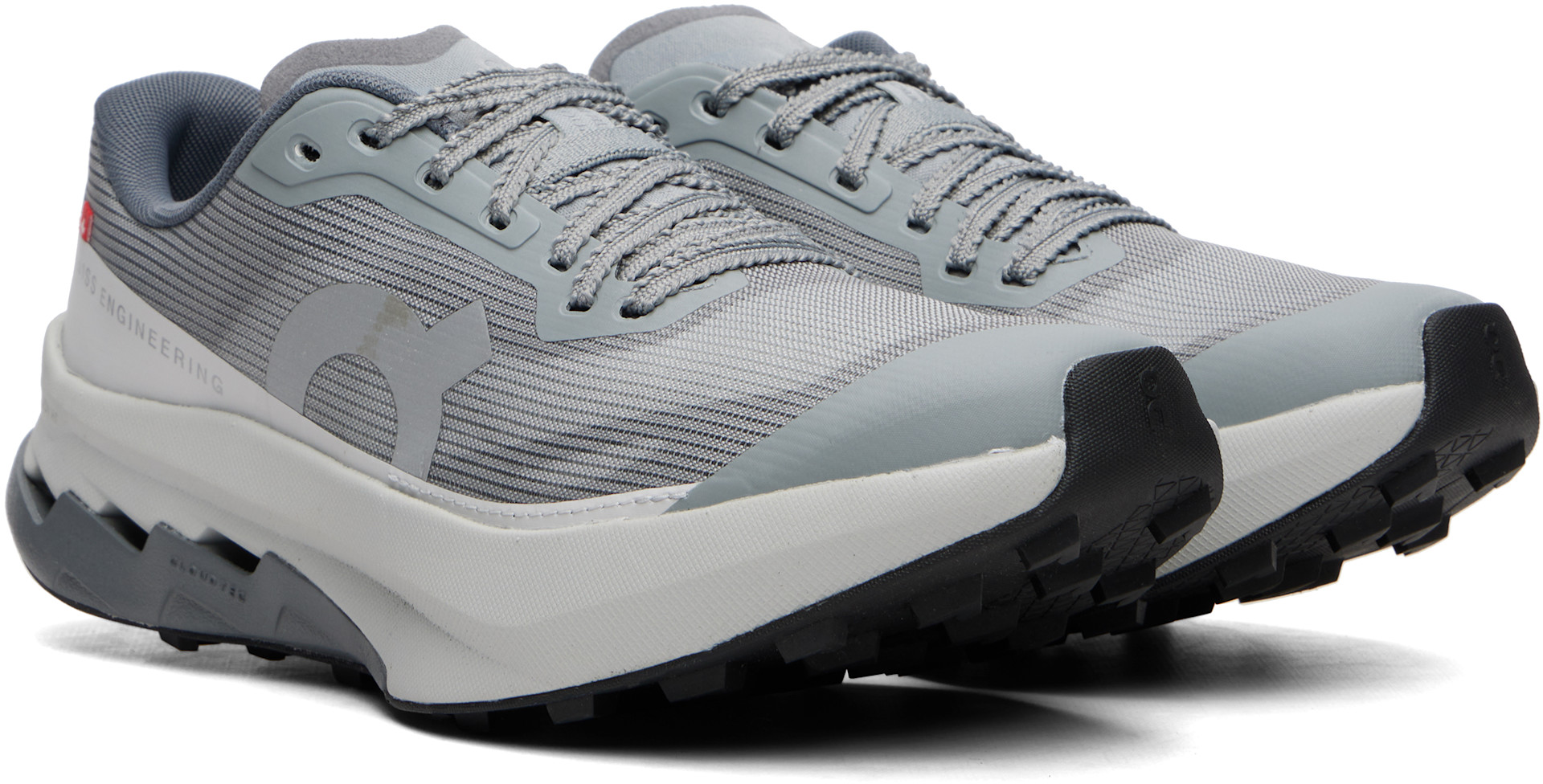 On - Baskets Cloudultra Peak grises