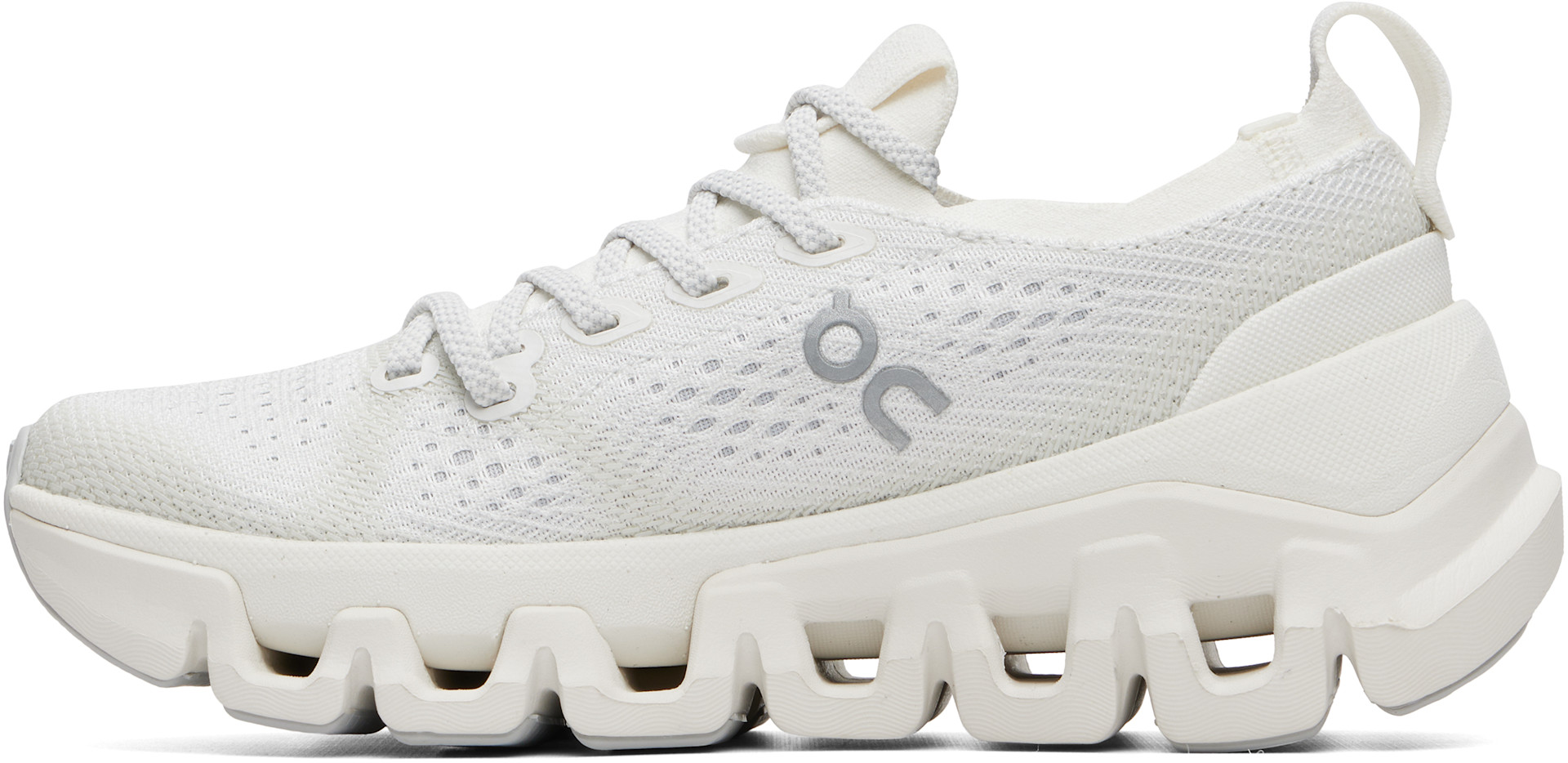On - Baskets Cloud X Tempo blanches