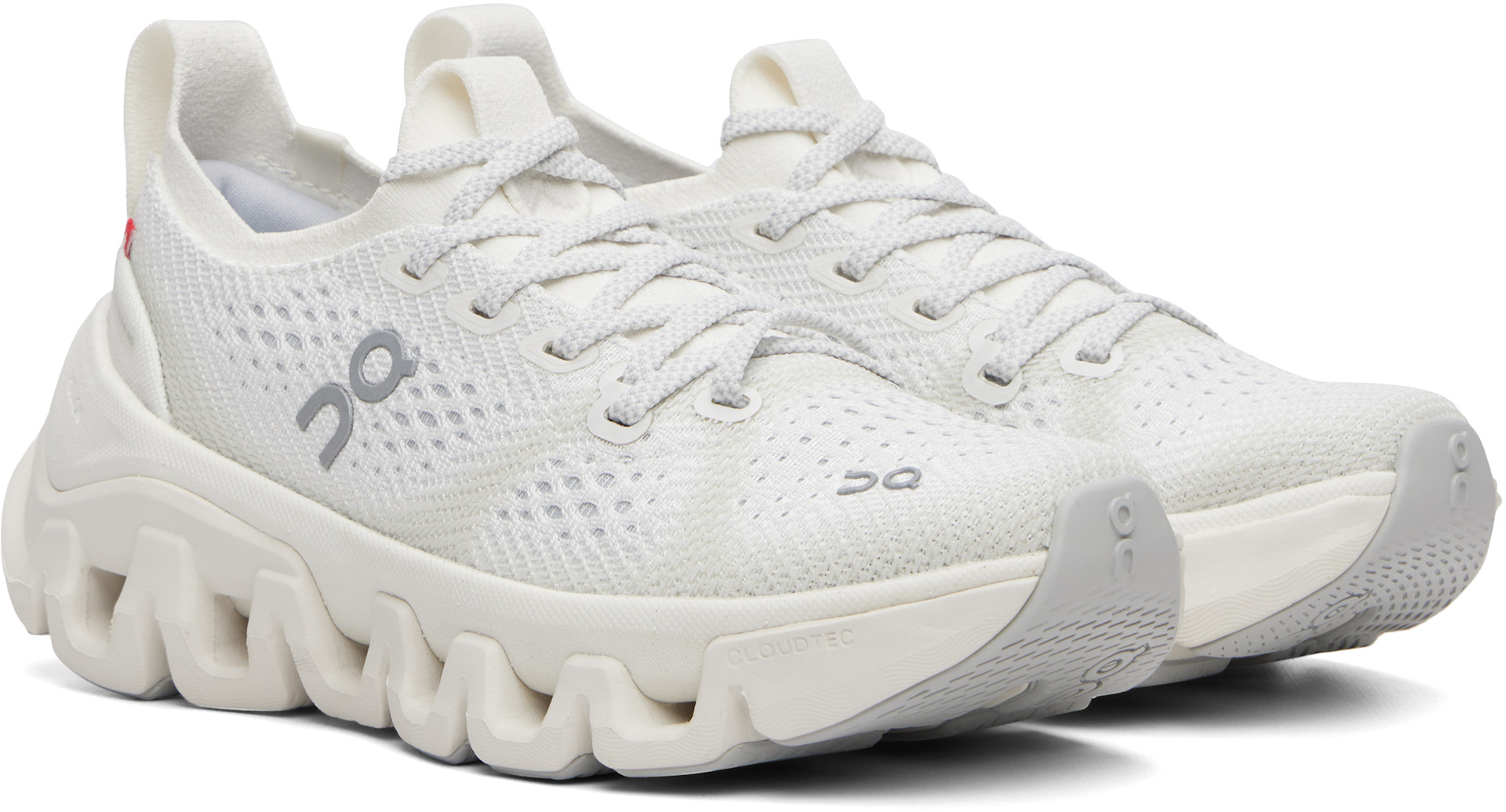On - Baskets Cloud X Tempo blanches