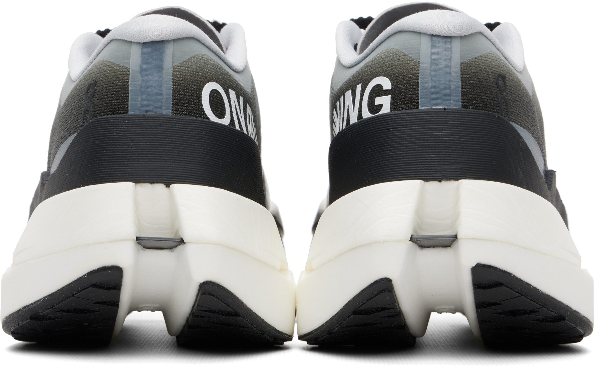 On - Baskets Cloudboom Max blanc et noir