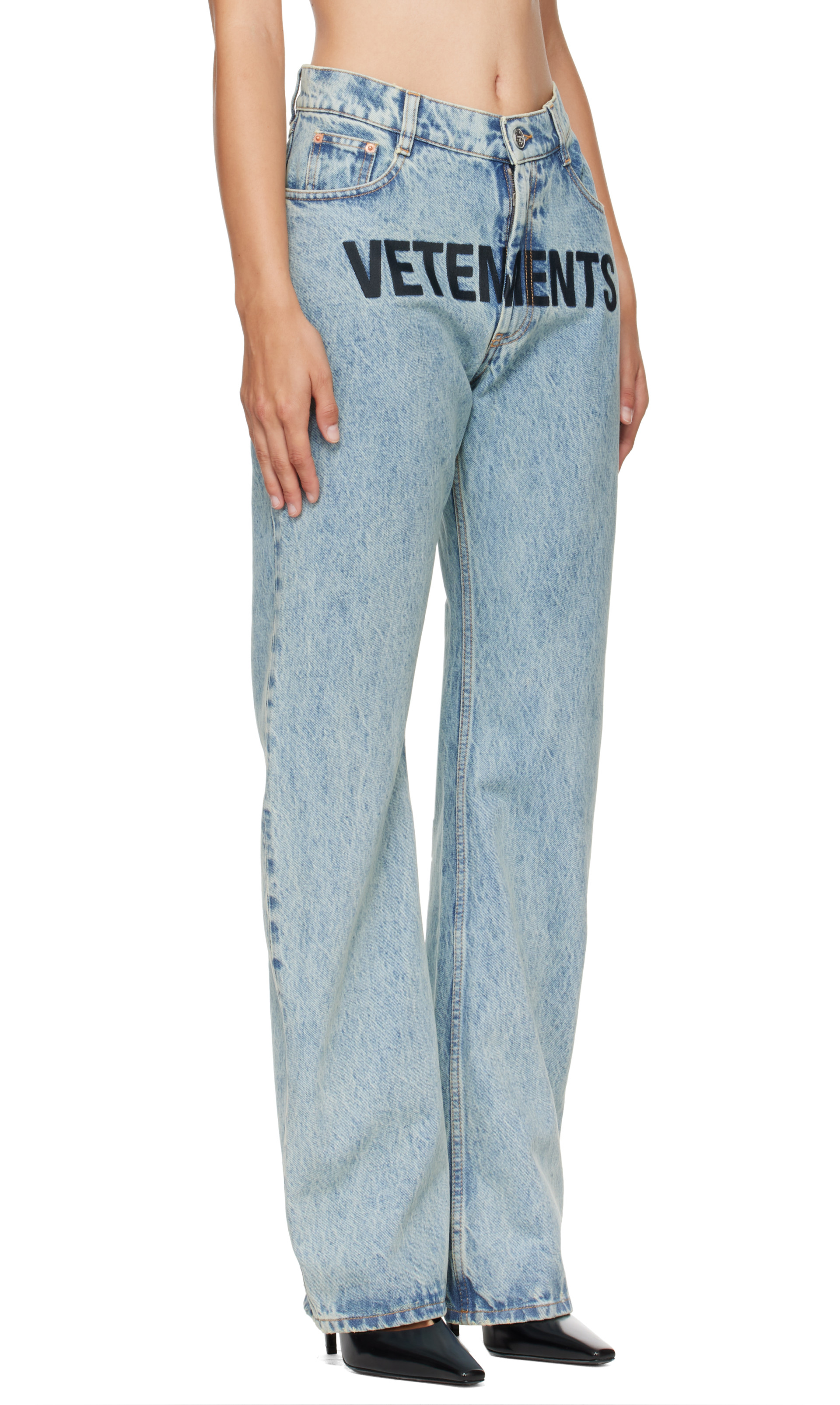 VETEMENTS - Jean bleu à logo brodé