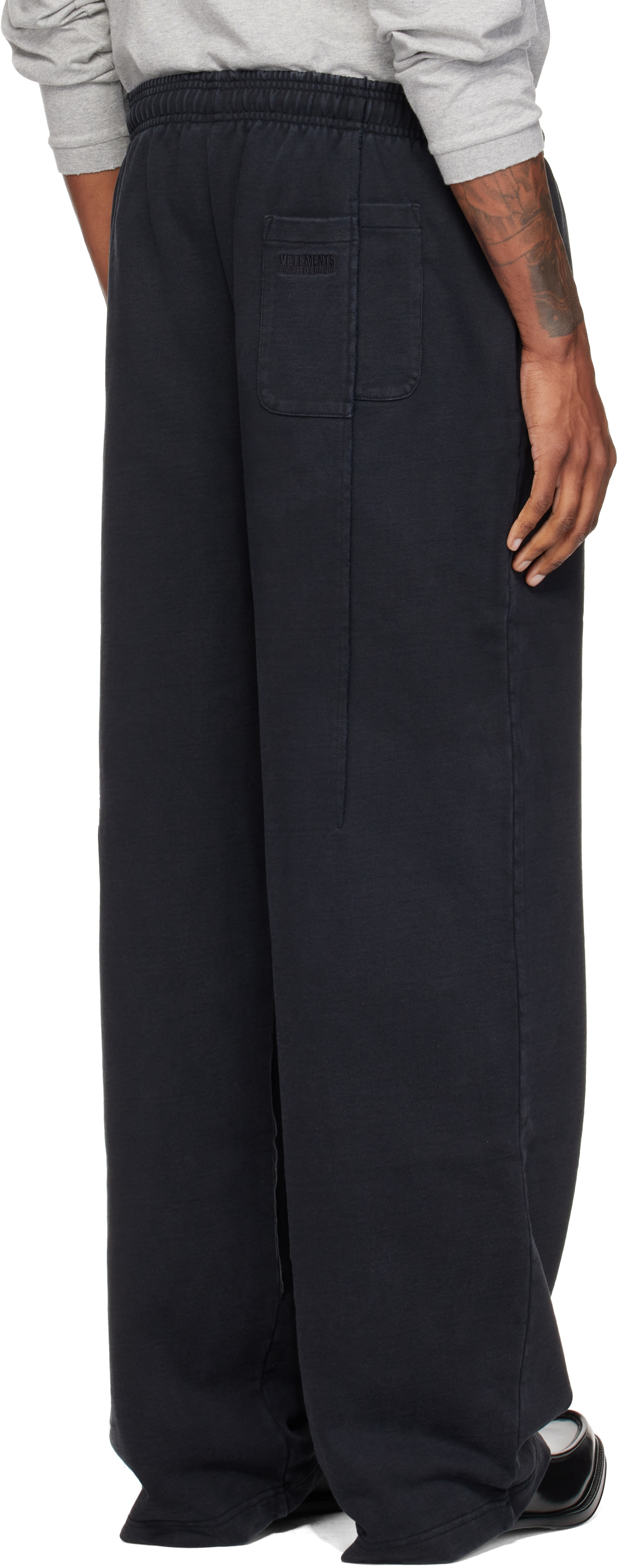 VETEMENTS - ブラック Pinched Cut Up スウェットパンツ
