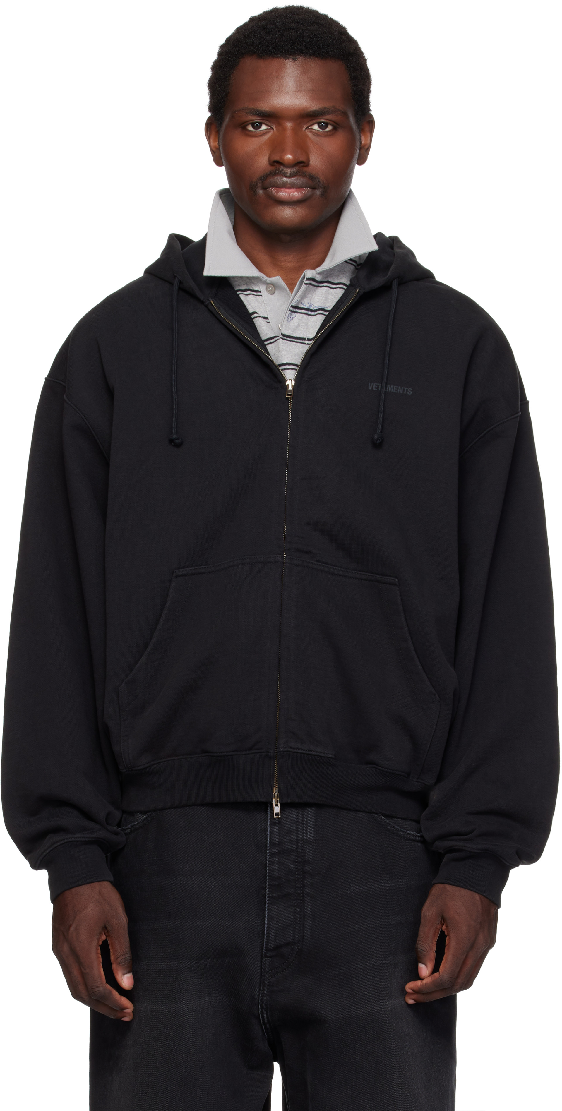VETEMENTS - Pull à capuche noir à logo et à glissière