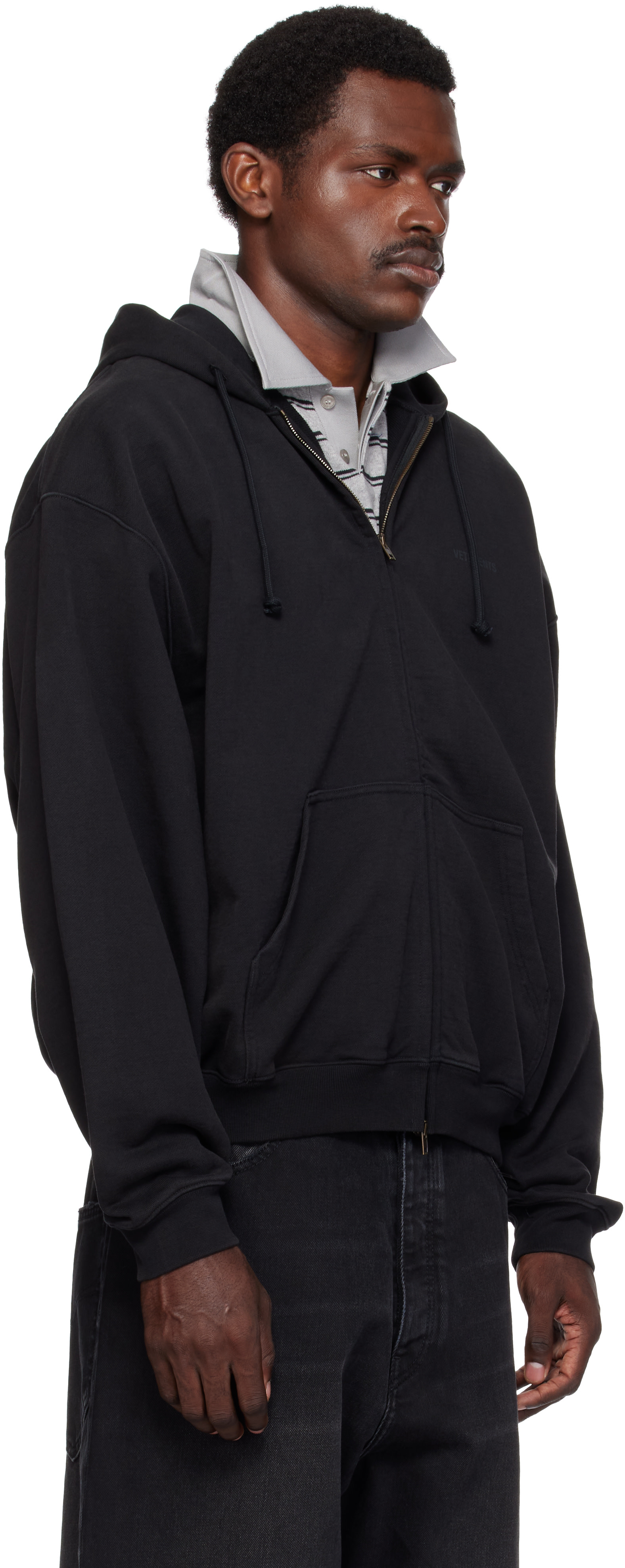 VETEMENTS - Pull à capuche noir à logo et à glissière