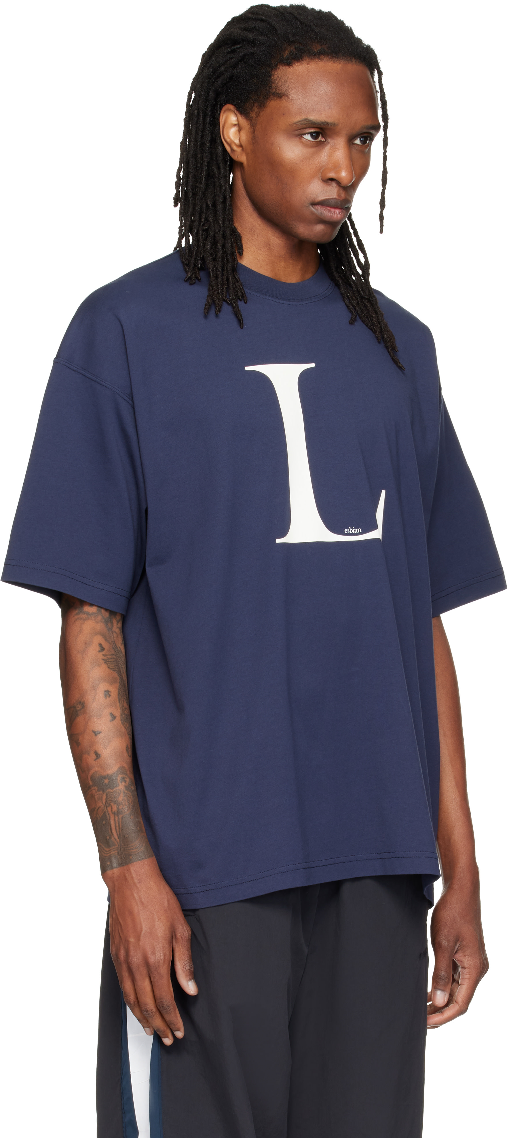 VETEMENTS: ネイビー 'L-esbian' オーバーサイズ Tシャツ | SSENSE 日本