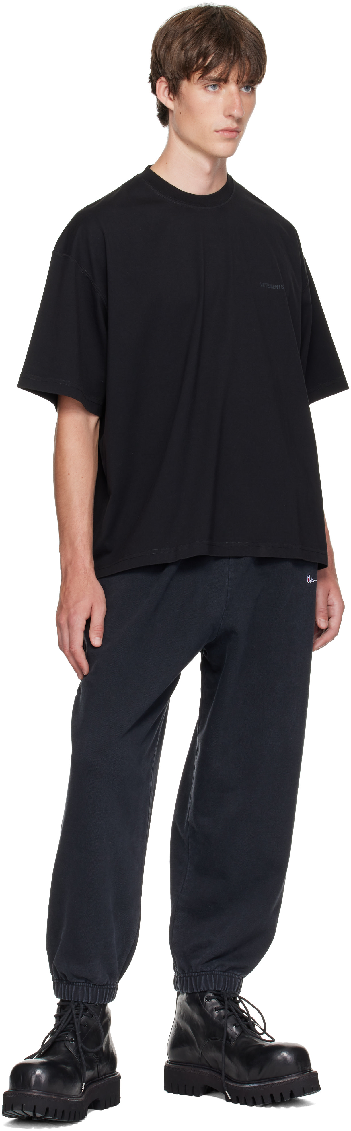 VETEMENTS Tシャツ ブラック VETEMENTS: ブラック Classic Logo ボクシー Tシャツ | SSENSE 日本
