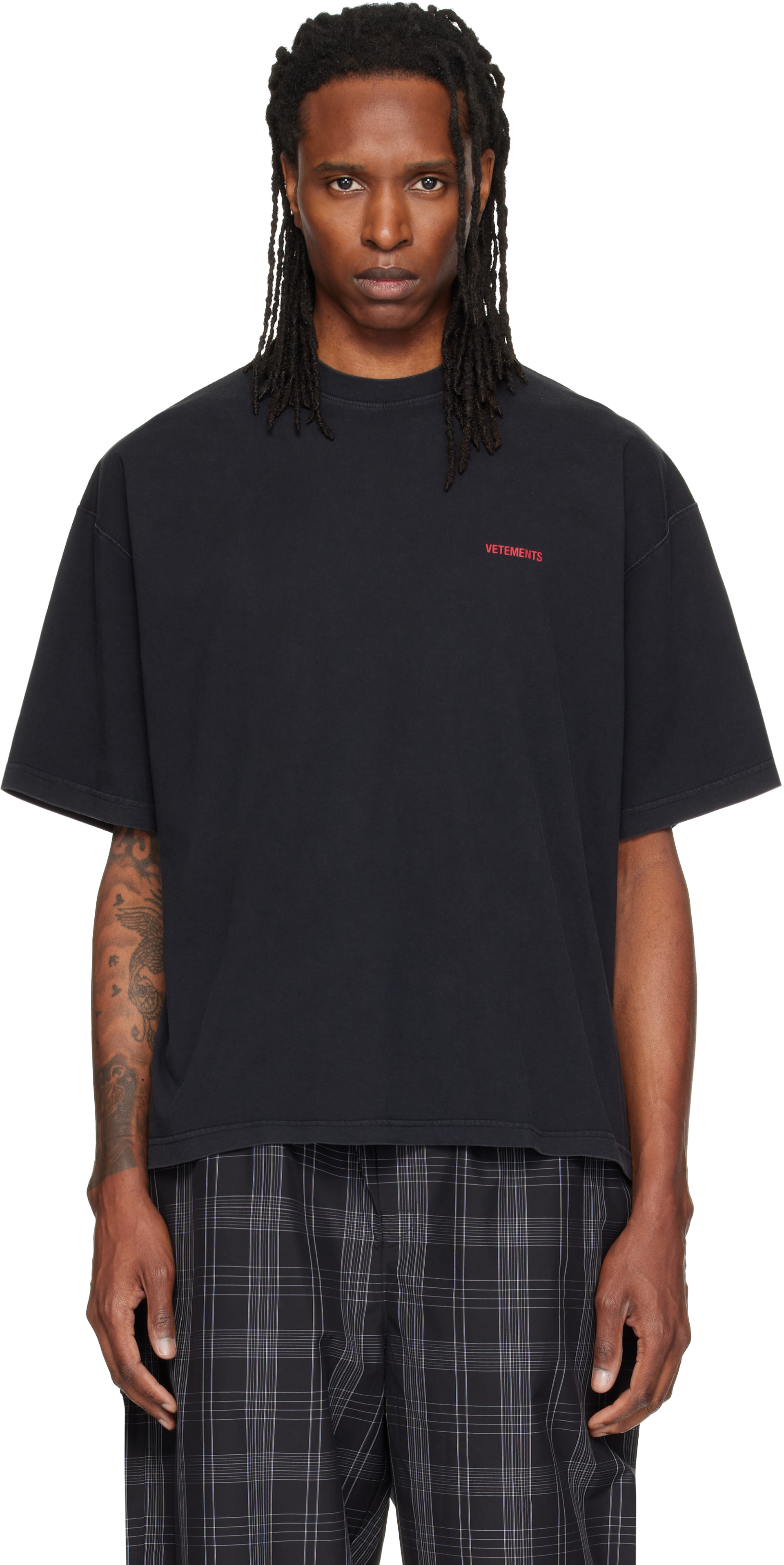VETEMENTS: ブラック Classic Logo ボクシー Tシャツ | SSENSE 日本
