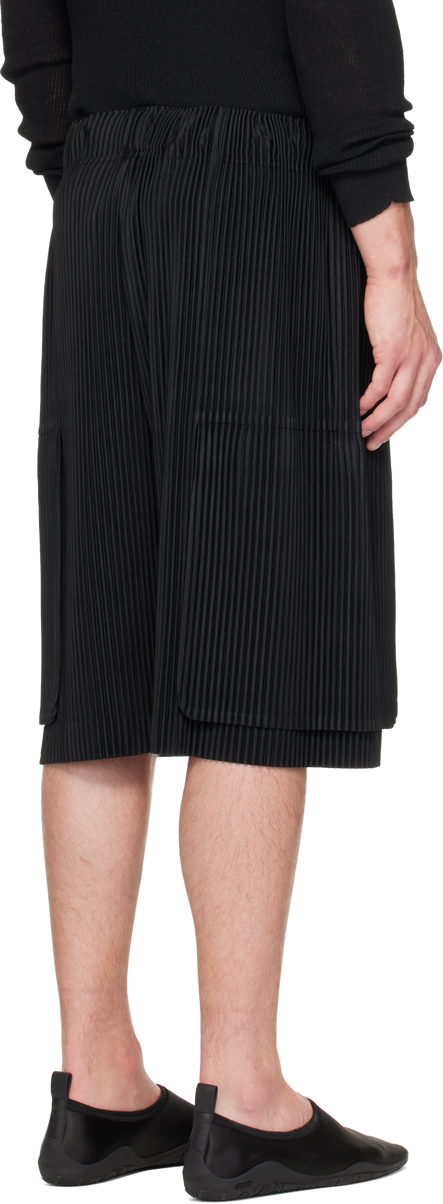 HOMME PLISSÉ ISSEY MIYAKE: Black Monthly Colors September Shorts