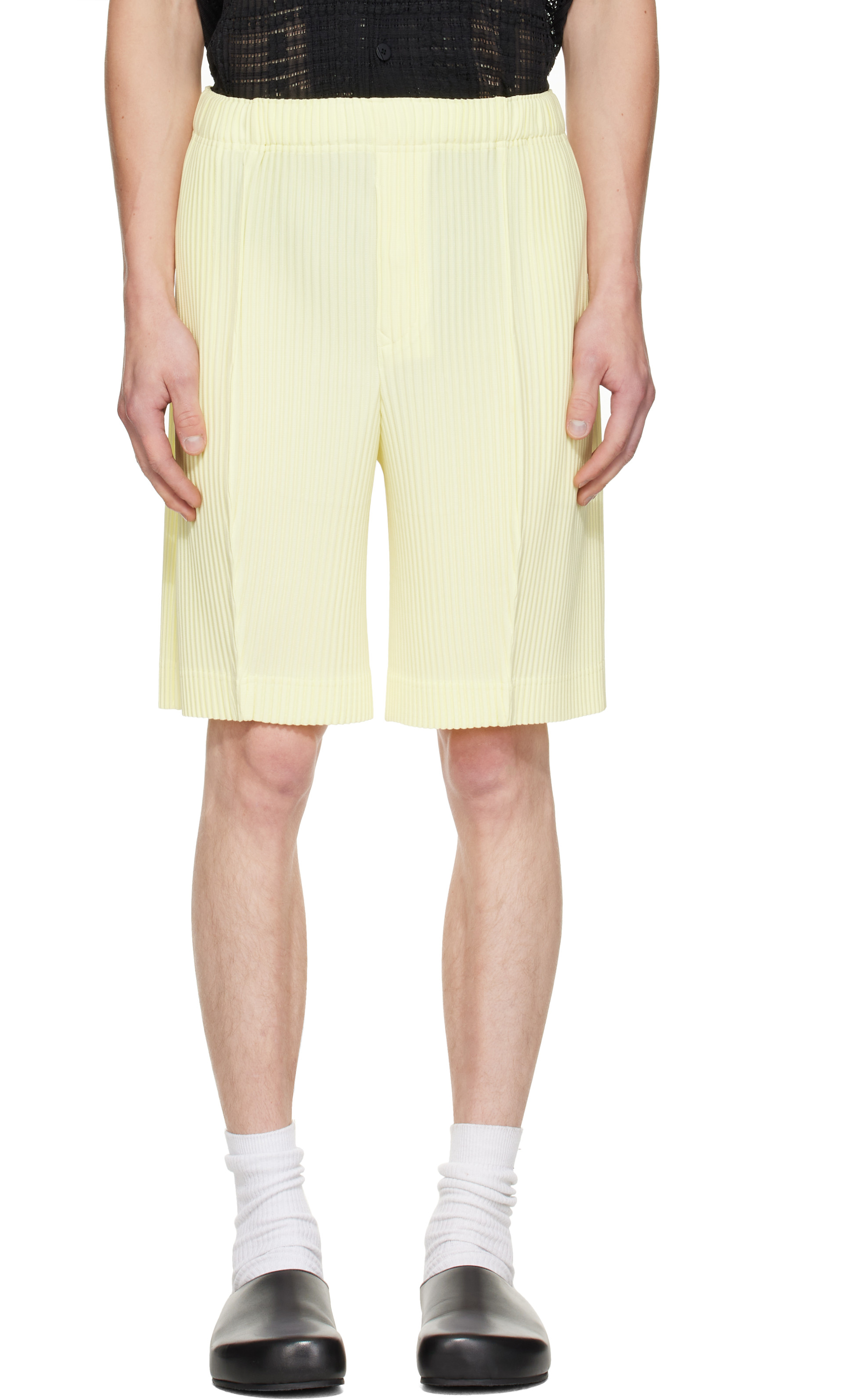 HOMME PLISSÉ ISSEY MIYAKE: Yellow Monthly Colors August Shorts