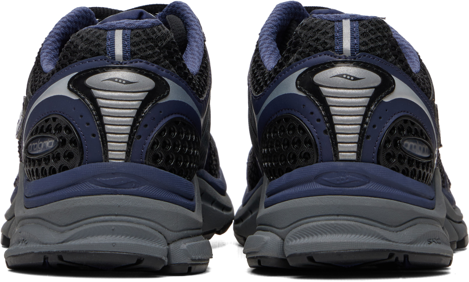 Saucony - Black ProGrid Triumph 4 Sneakers