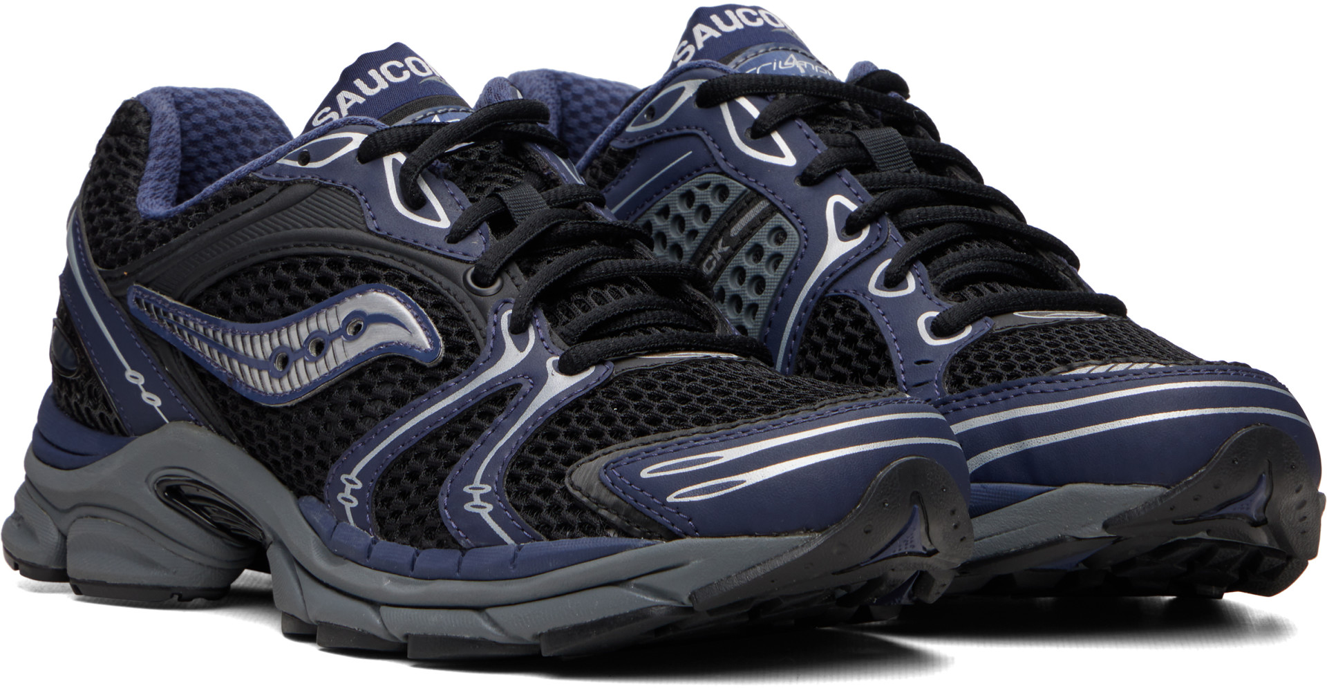 Saucony - Black ProGrid Triumph 4 Sneakers