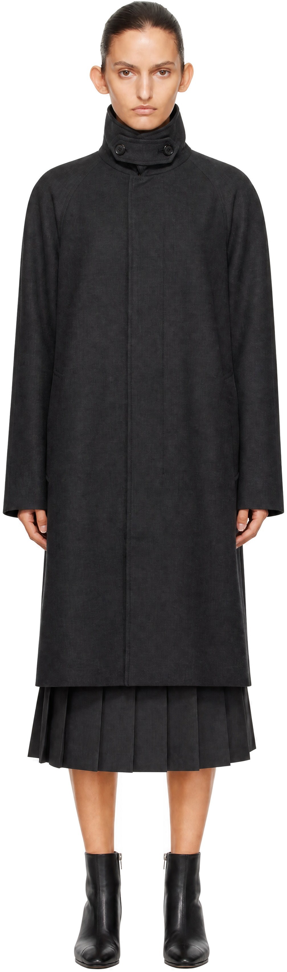 Dunst - Body: 59% wool, 41% polyester. Lining: 100% polyester.