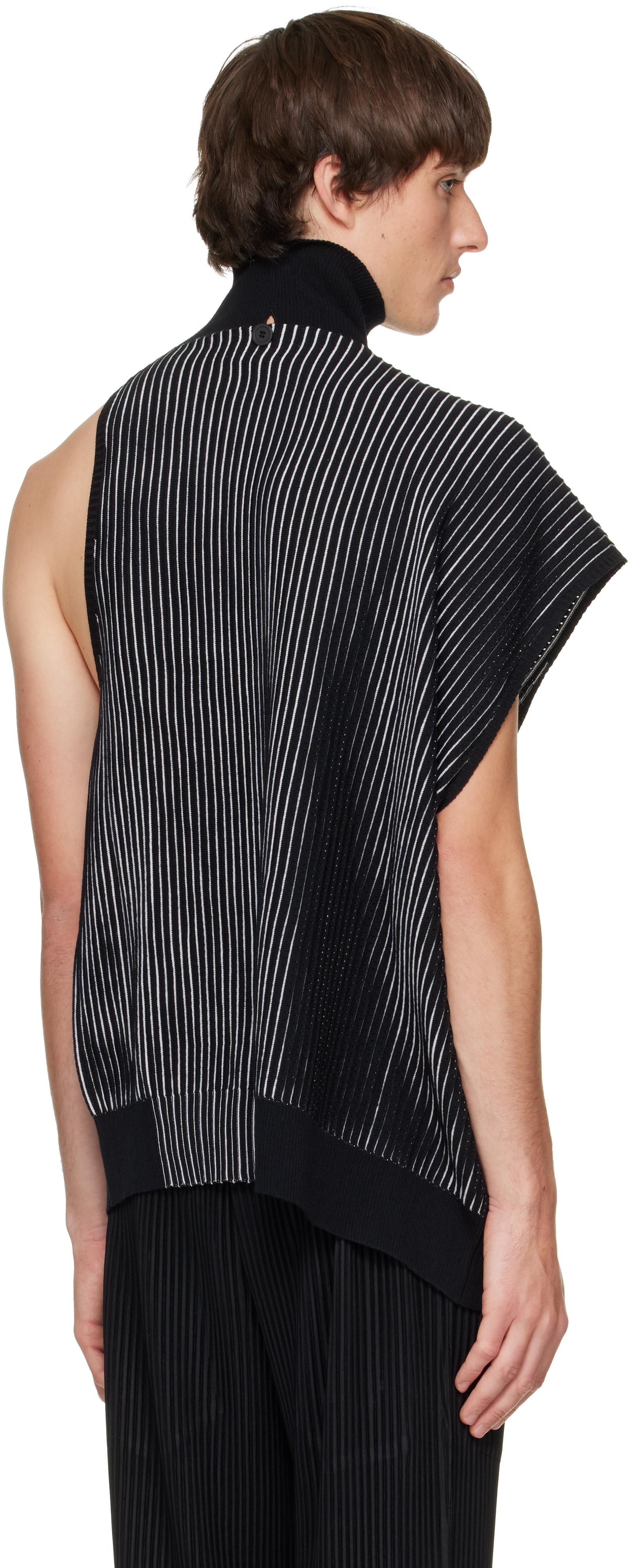 HOMME PLISSÉ ISSEY MIYAKE: Black In The Shadow Knit Vest | SSENSE