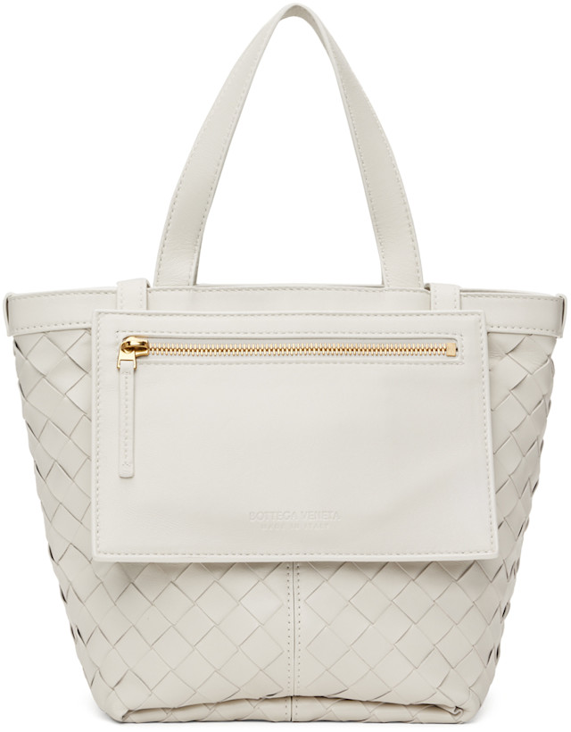 Bottega Veneta: ホワイト スモール Flip Flap バッグ | SSENSE 日本