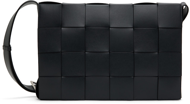 BOTTEGA VENETA ボディバッグ CASSETTE Bottega Veneta: Black Maxi Cassette Bag | SSENSE