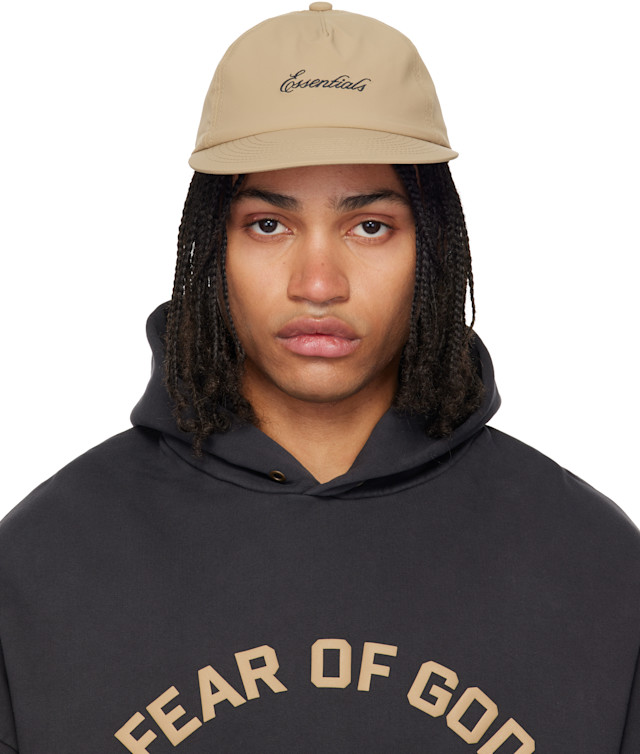 fear of god ベースボールキャップ　スエード Fear of God ESSENTIALS: ベージュ Signature 5 Panel キャップ