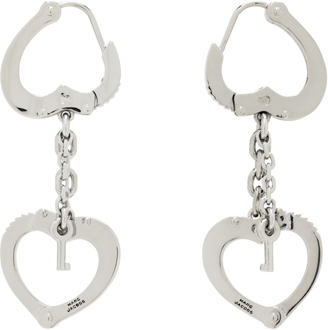 Marc Jacobs 南京錠ピアス Marc Jacobs: Heart Handcuff ピアス | SSENSE 日本
