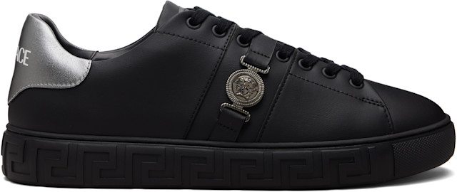 Versace: ブラック グレカ フェイクレザー スニーカー | SSENSE 日本