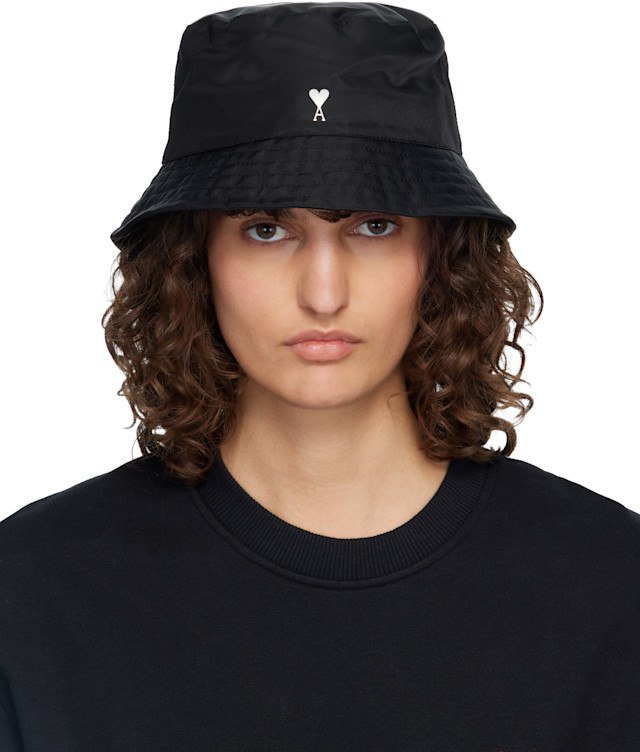 ami AMI DE COEUR スタッズ バケットハット AMI Paris: Black Ami de Coeur Stud Bucket Hat | SSENSE