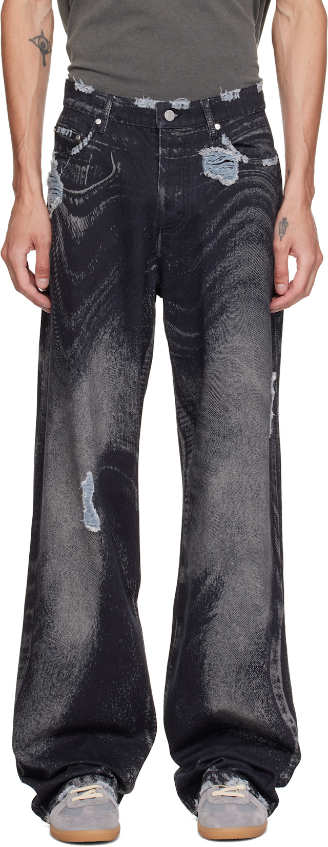 camperlab-black-distorted-
