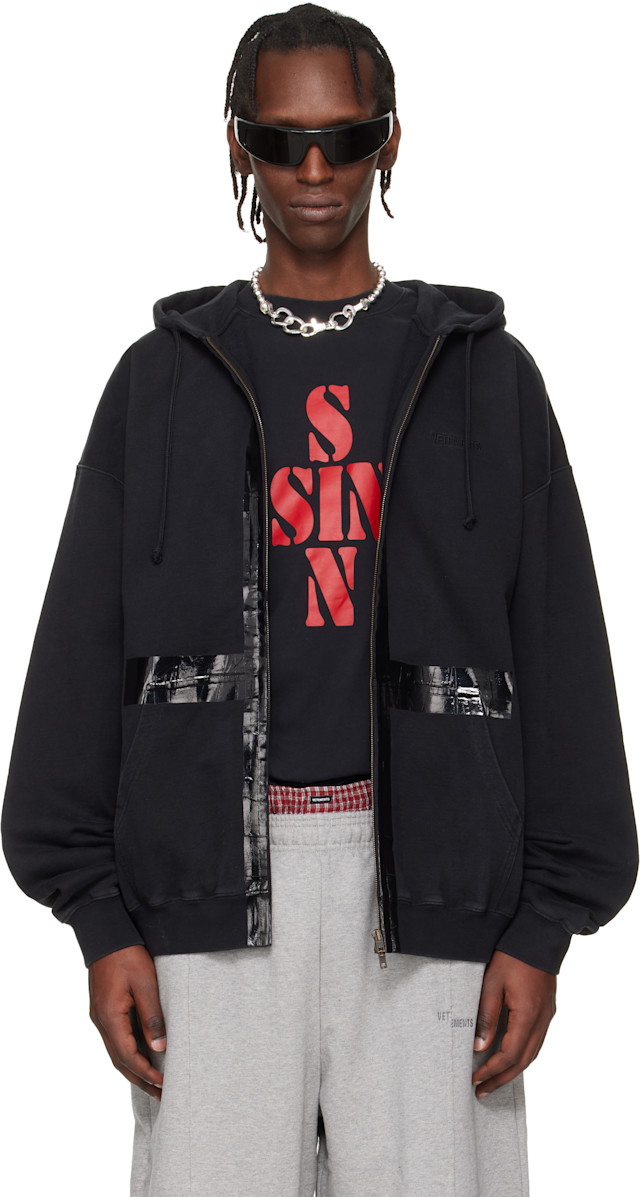パーカー VETEMENTS Tape hoodie VETEMENTS Logo Tape Hoodie in Navy | FWRD