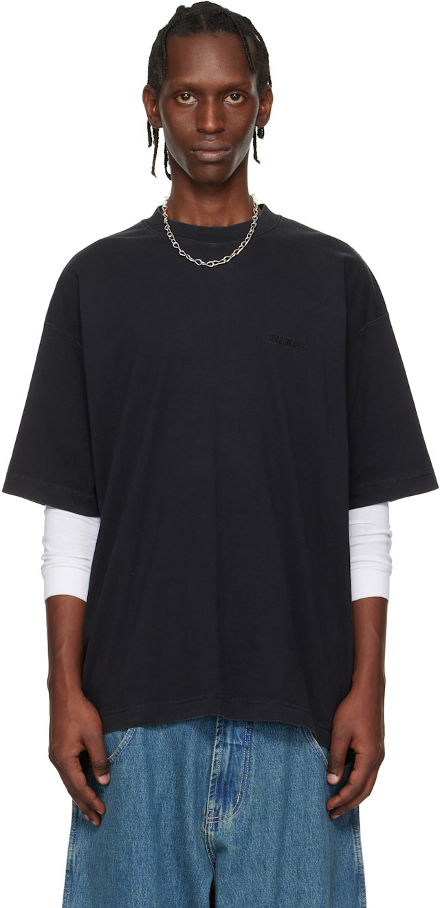 VETEMENTS: ブラック Iconic ロゴ Tシャツ | SSENSE 日本