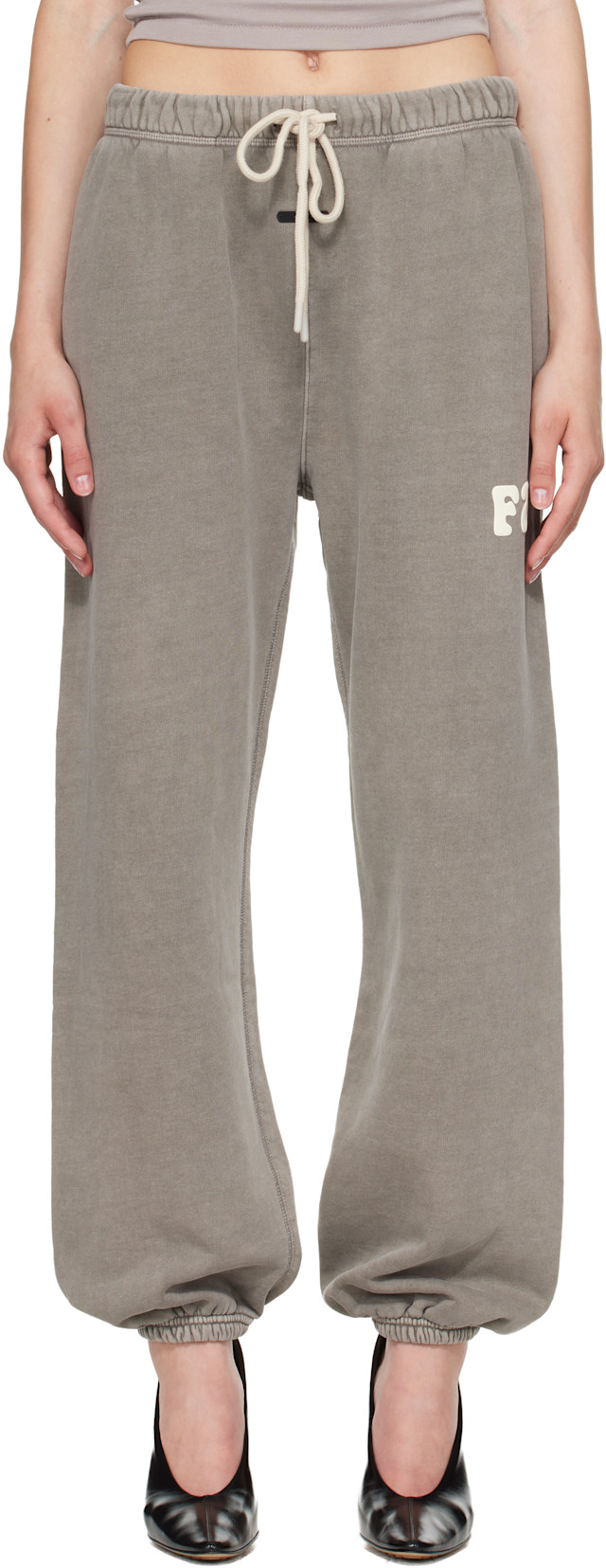 【L】FOG ESSENTIALS Sweat Pants Taupe Fear of God ESSENTIALS: Taupe Classic Fleece Sweatpants | SSENSE