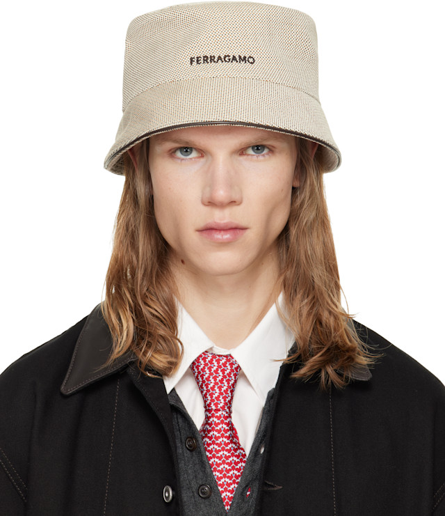 koo 　フェラガモ　リバーシブル　ハット Ferragamo: ベージュ キャンバス バケットハット | SSENSE 日本