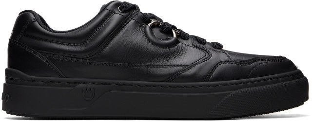 Ferragamo: ブラック Gancini レザースニーカー | SSENSE 日本