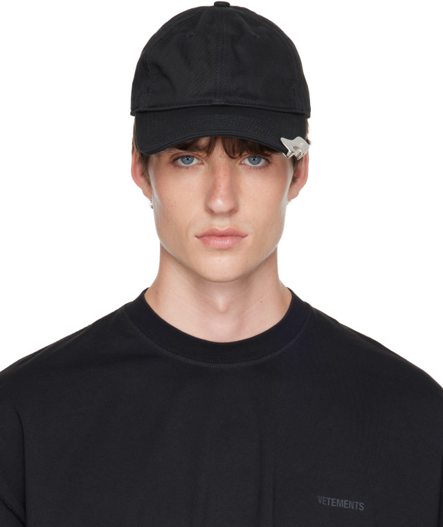 VETEMENTS: ブラック ボトルオープナー キャップ | SSENSE 日本